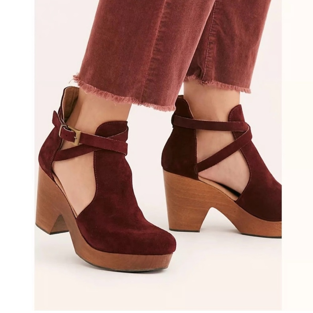 Free People Ceder Clogs in Maroon
